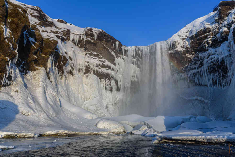 Islandia 103 - catarata de Skógafoss.jpg